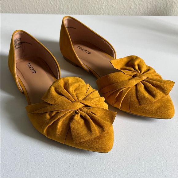 Torrid Mustard Women's Flats - Picture 2 of 7
